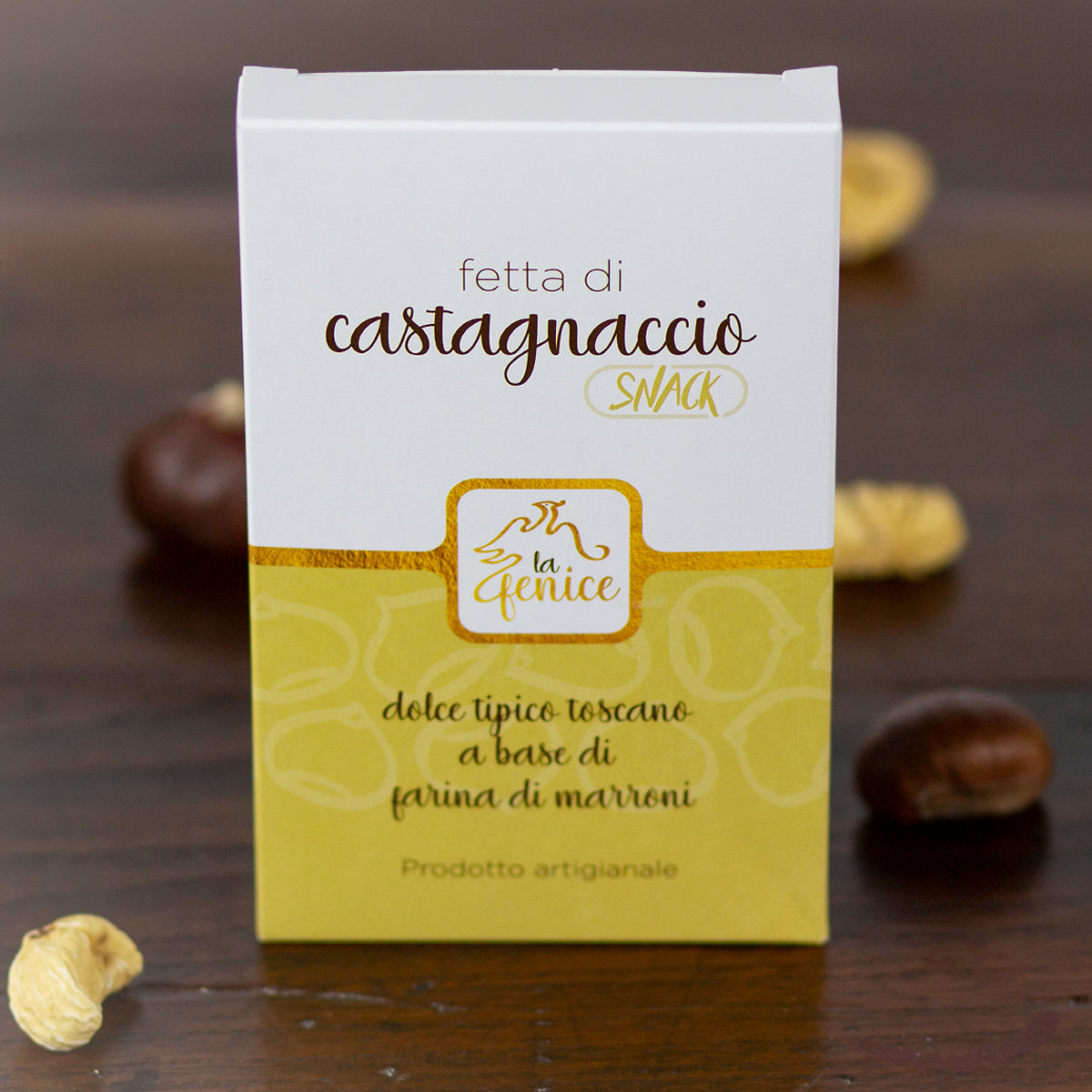 fetta di castagnaccio artigianale - dolce tipico toscano a base di farina di castagne dai marroni del mugello
